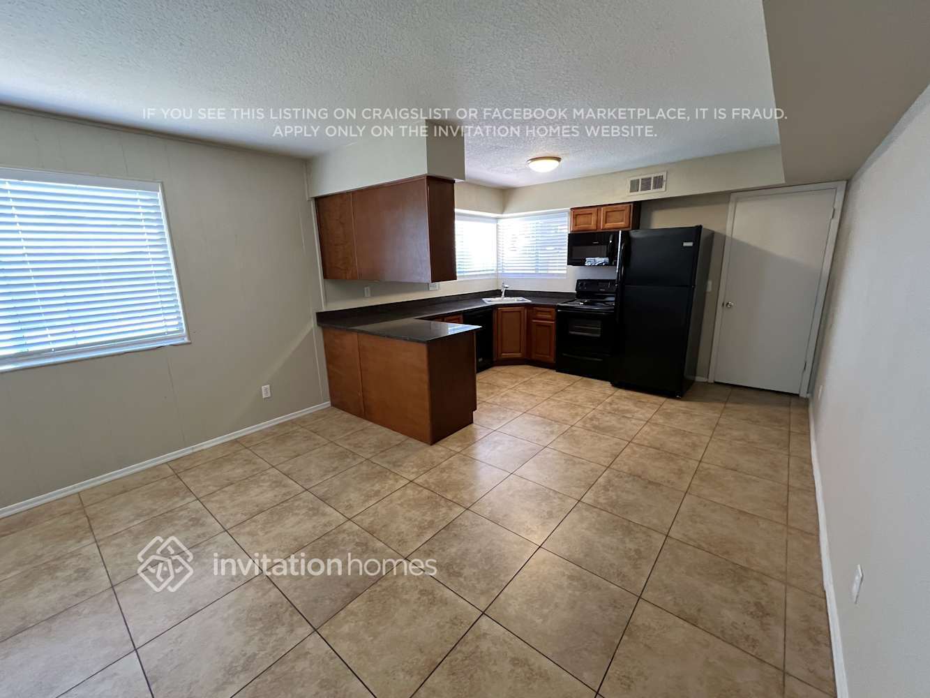 Building Photo - 4619 W Saguaro Dr