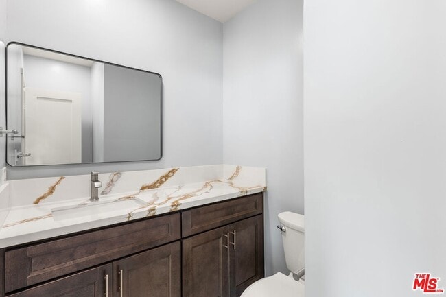 Building Photo - 205 44th St