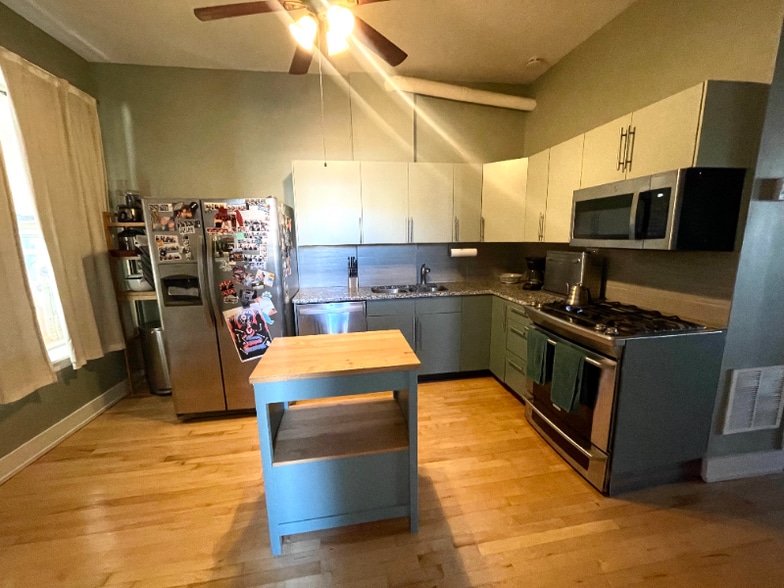 Building Photo - 3249 W Hirsch St