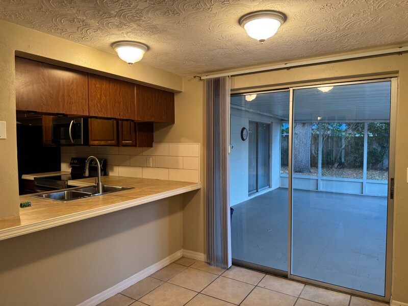 Building Photo - 3509 Nixon Rd