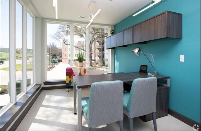 Building Photo - 1800 S I-35 Frontage Rd