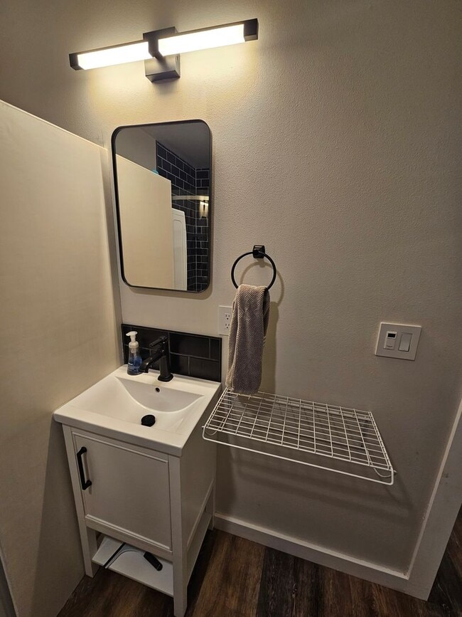 Building Photo - Fully Furnished Studio New in Silverdale Washington Short Term Month to Month