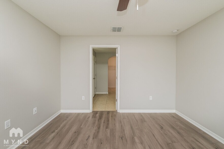 Building Photo - 6600 Wirevine Dr