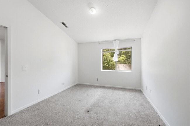 Building Photo - 76 View Terrace Dr