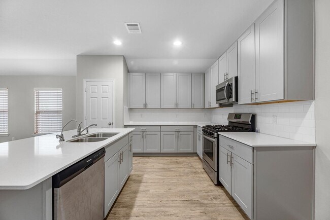 Building Photo - 18922 Cedar Moss Ct