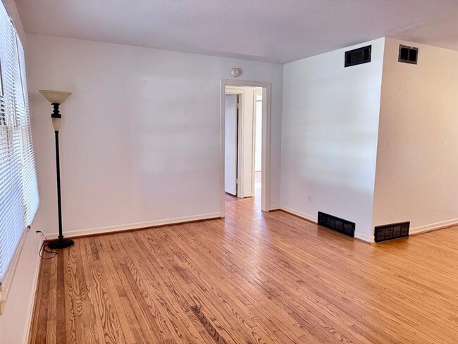 Building Photo - 1304 Downing St