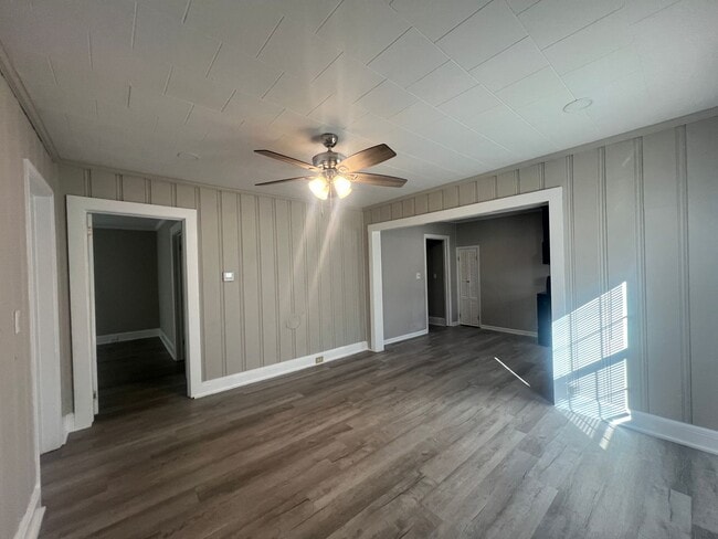 Building Photo - MOVE-IN Special* 1/2 off the first month's full rent