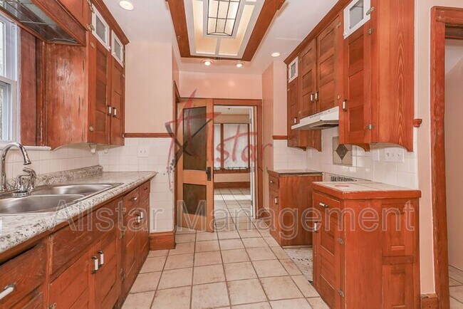 Building Photo - 458 Hillwood Dr