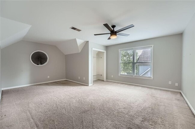 Building Photo - 2478 Saluda Dr NW
