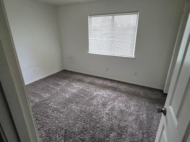 Building Photo - 1610 SE Cortland Ave