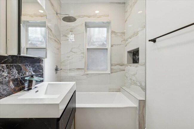 Building Photo - 6724 N Campbell Ave