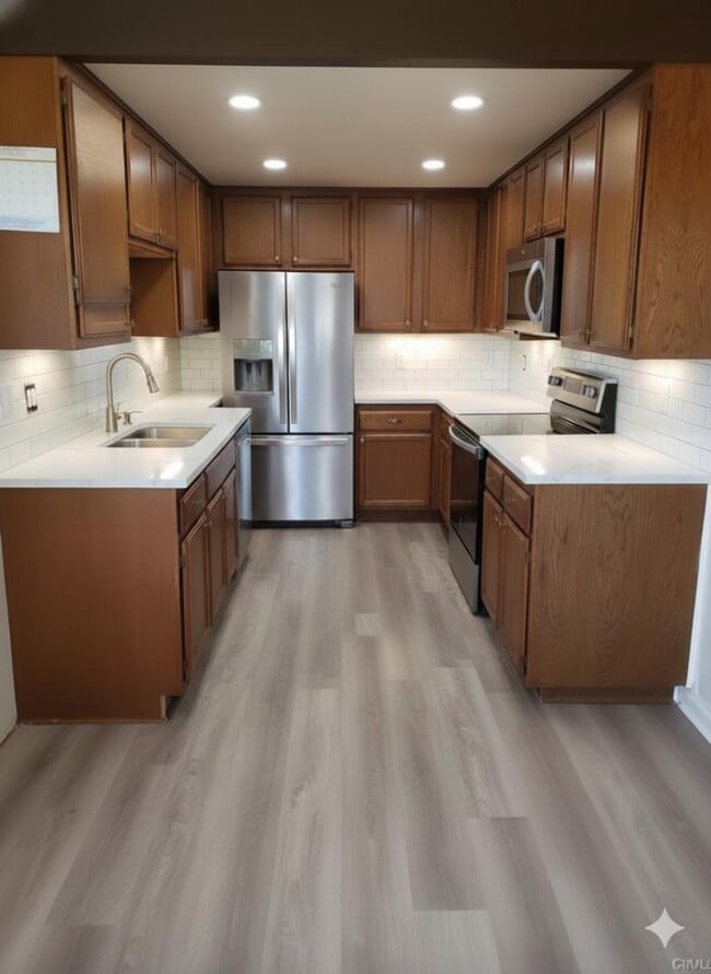 Building Photo - 920 W Del Amo Blvd