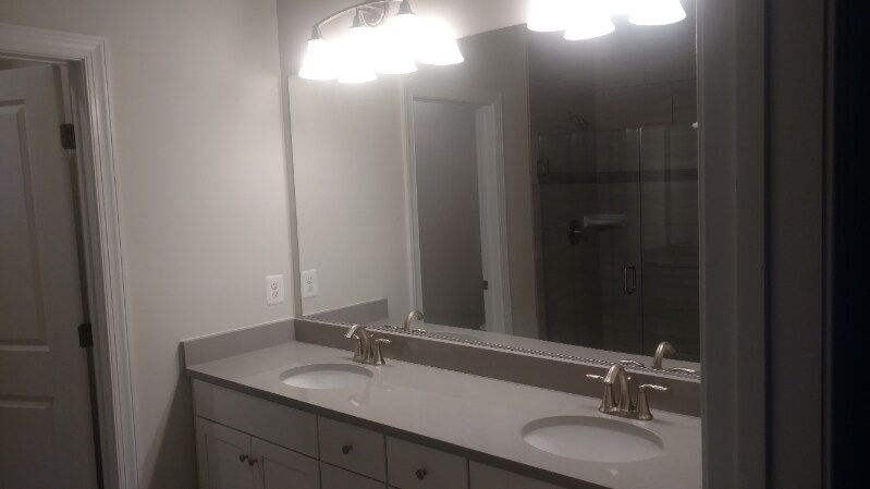 Building Photo - 45155 Kincora Dr