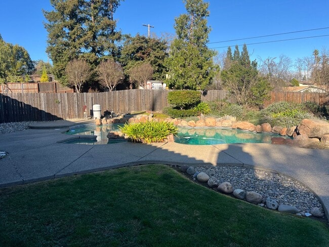 Building Photo - BEAUTIFUL 4 BEDROOM W/POOL IN FAIR OAKS!!