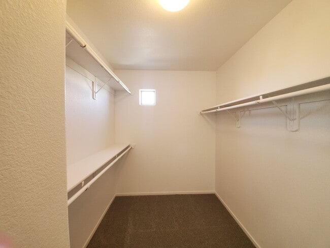 Building Photo - Cimarron Laredo Rud