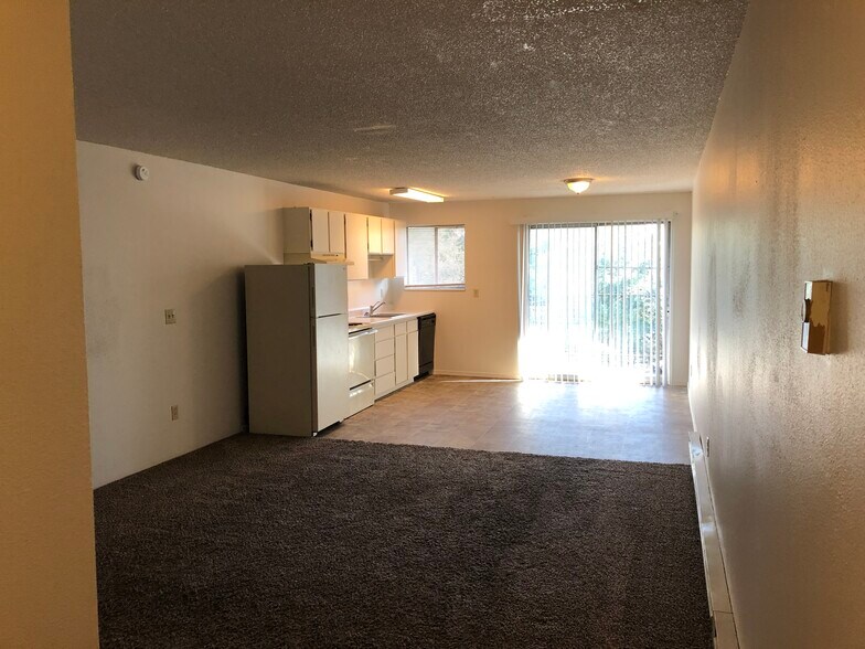 Building Photo - 500 NE Maiden Ln