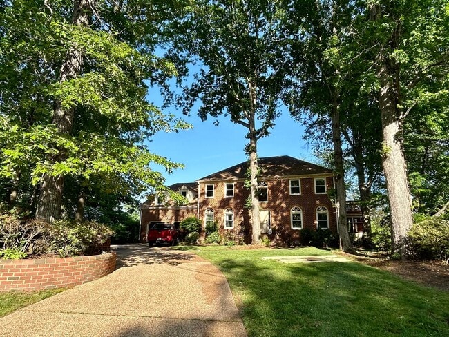 Building Photo - 805 De La Fayette Ct