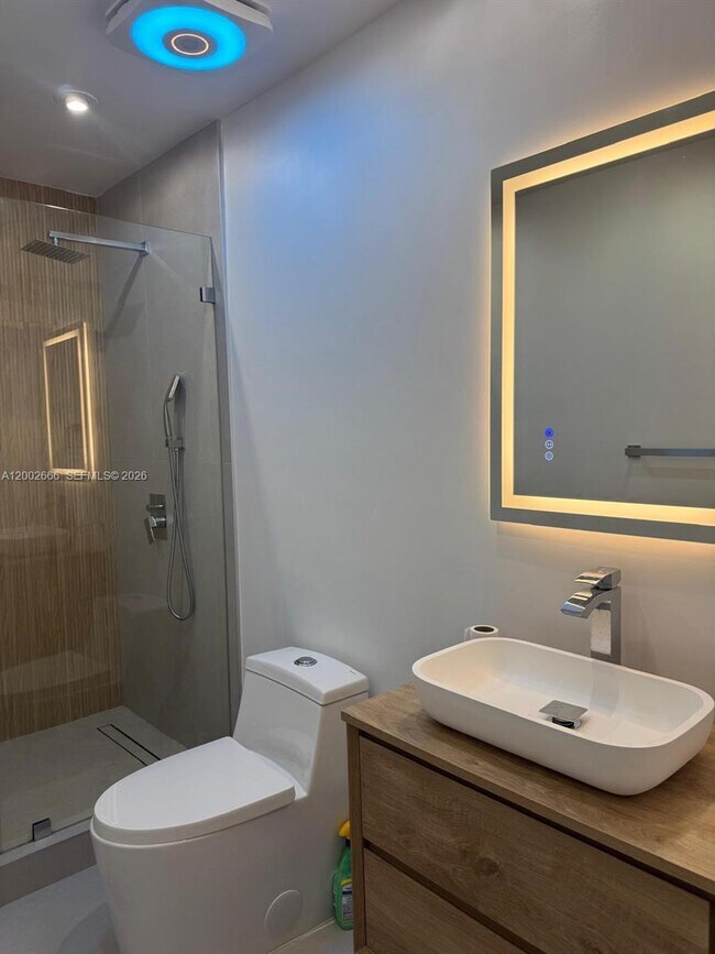 Building Photo - 1373 W 69th St