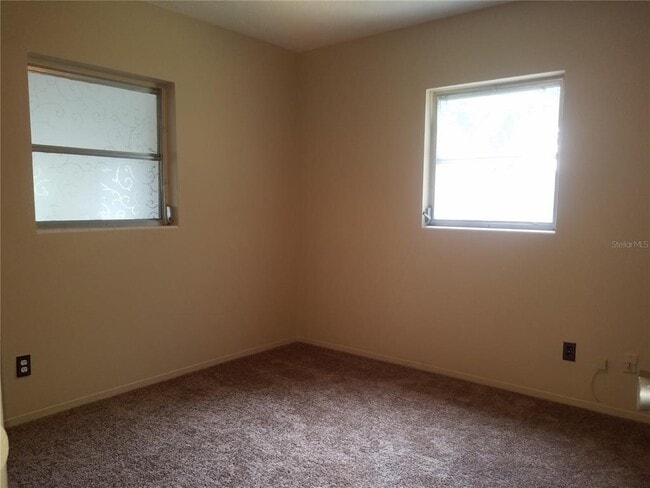 Building Photo - 5853 Pine St