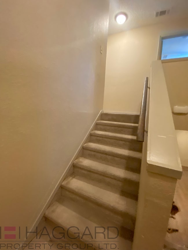 Building Photo - Move in Ready Duplex in Frisco!