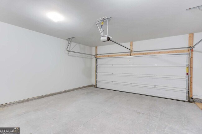 Building Photo - 1325 Lyon Wy Dr