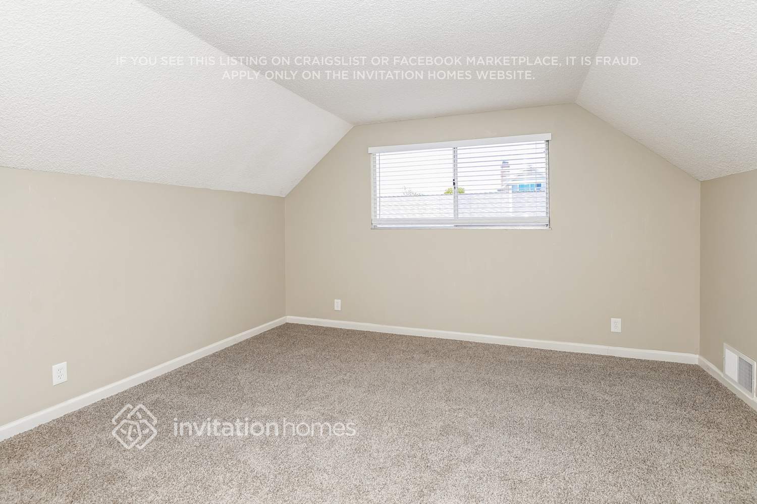 Building Photo - 563 Burlington Dr