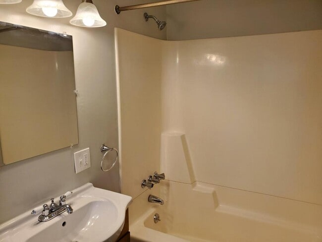 Building Photo - 125 3rd Ave