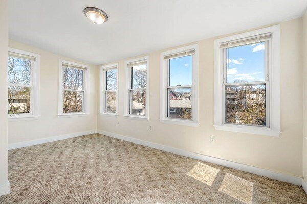 Sun room - 14 Child St