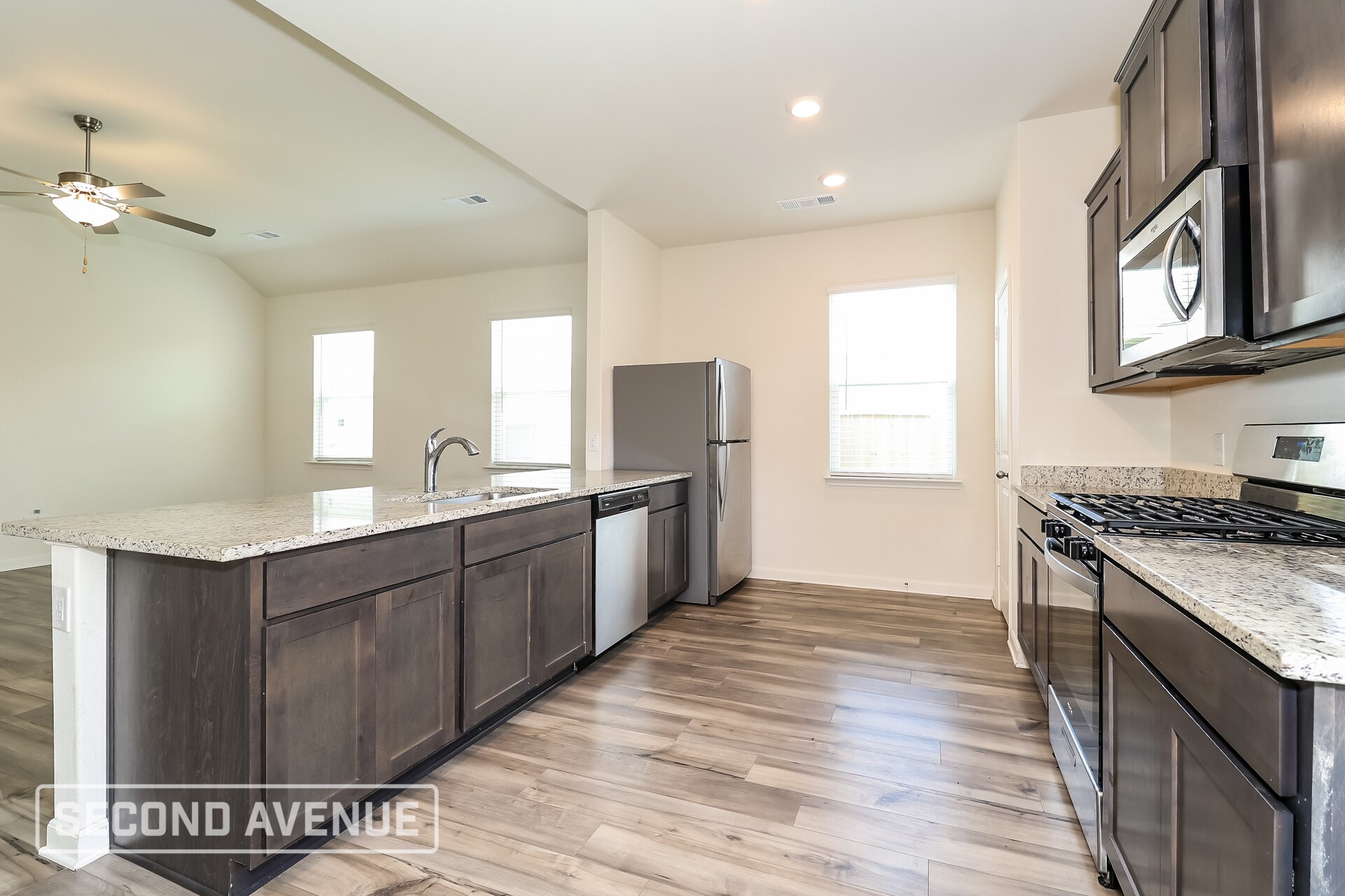Building Photo - 1329 Woodwinds Dr