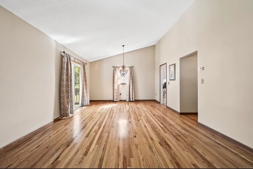 Building Photo - 1293 New Britain Ave