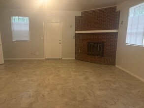 Building Photo - 3160 Bienville Dr