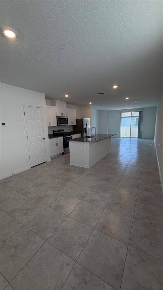 Building Photo - 3900 Giorgio Dr
