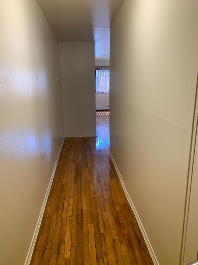 Interior Photo - Hampshire Court Apartments
