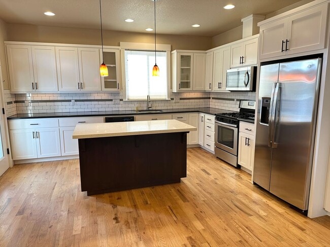 Building Photo - Super Cute 3 Bedroom with Bonus/Office in SE Portland Home!