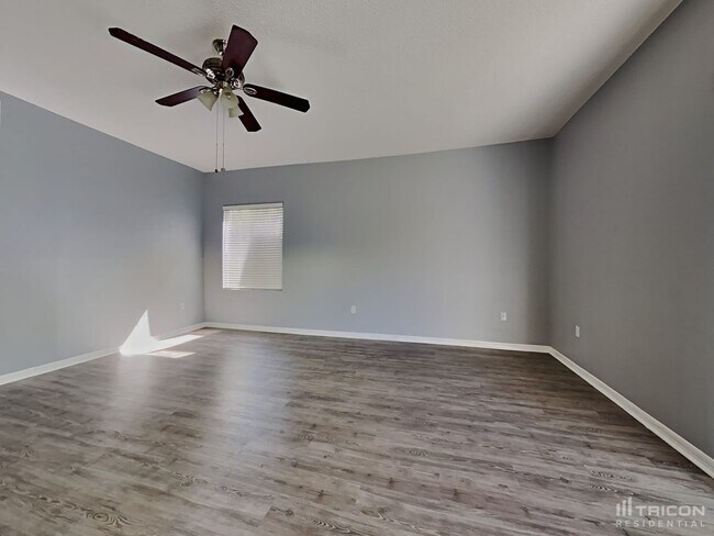 Building Photo - 4217 Harbor Lake Dr