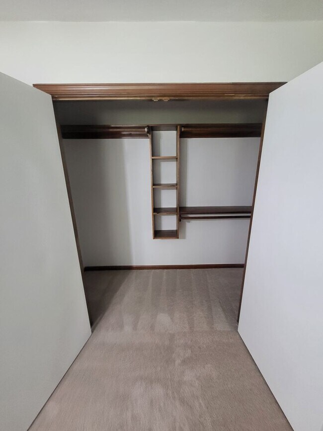 Building Photo - EASTON PLACE