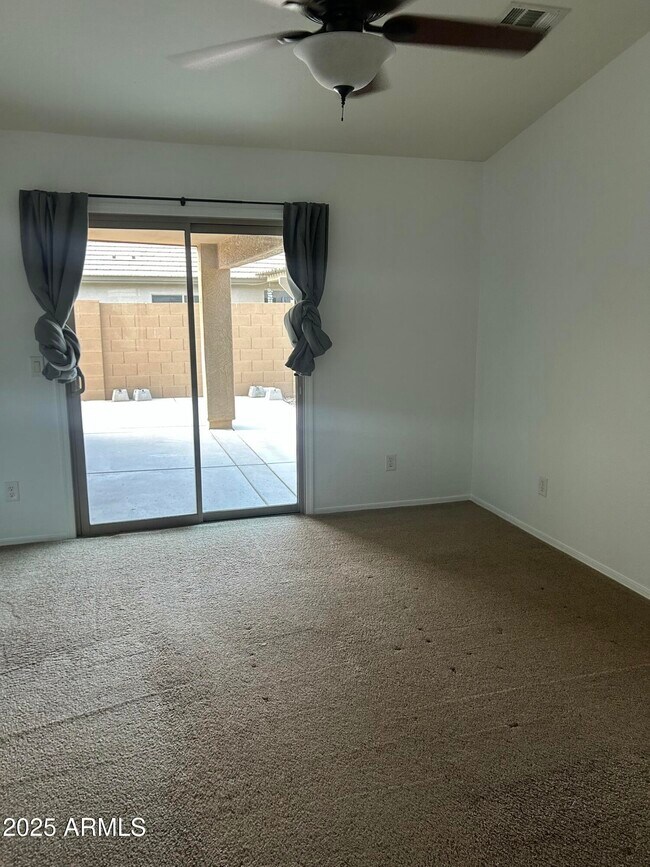 Building Photo - 964 S 166th Ave