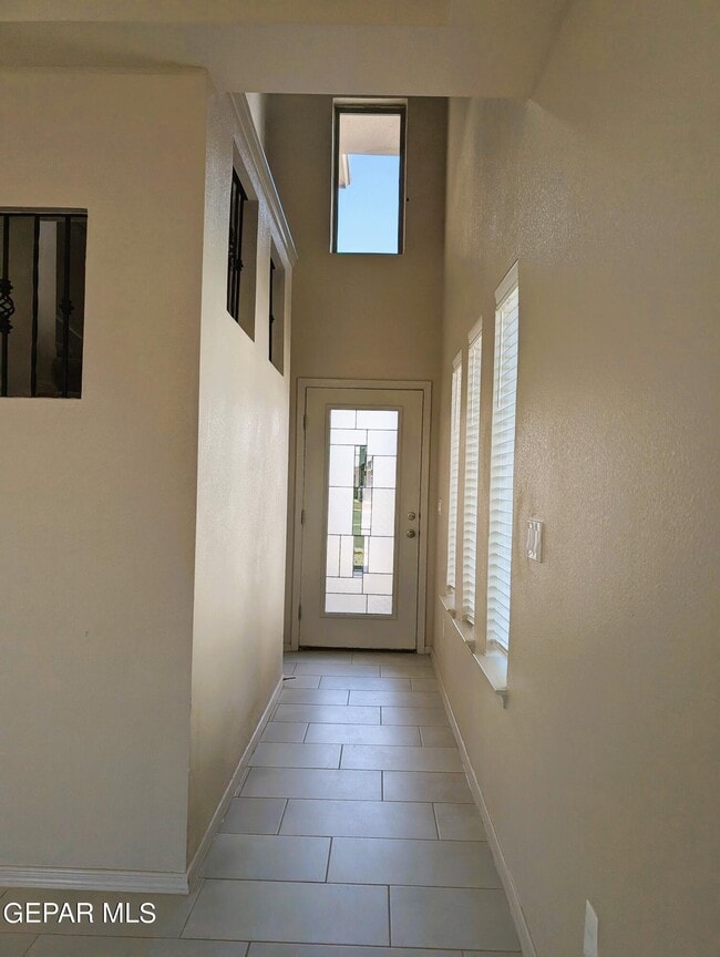Building Photo - 616 Rafael Marmolejo St