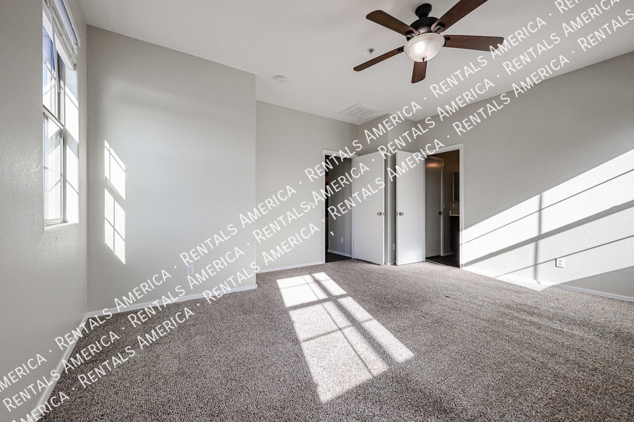 Building Photo - 1255 S Rialto