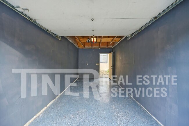 Building Photo - 9118 Madison Green Ln