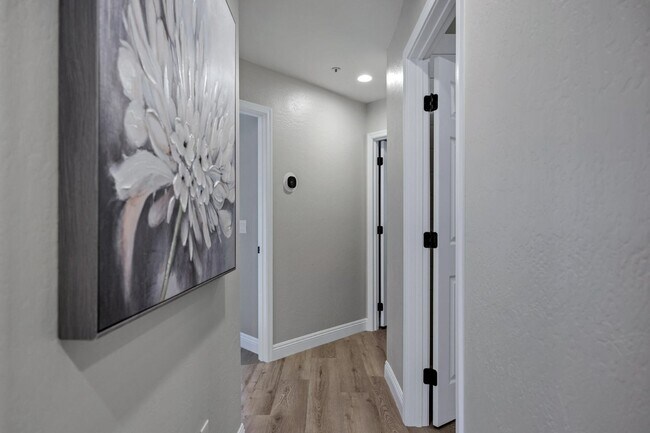 Building Photo - 13744 E Lupine Ave