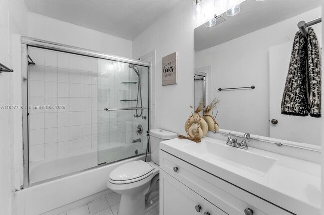 Building Photo - 6608 SW 114th Ave