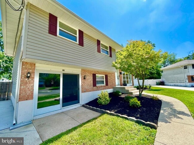 Building Photo - 986 Sherbrook Cir