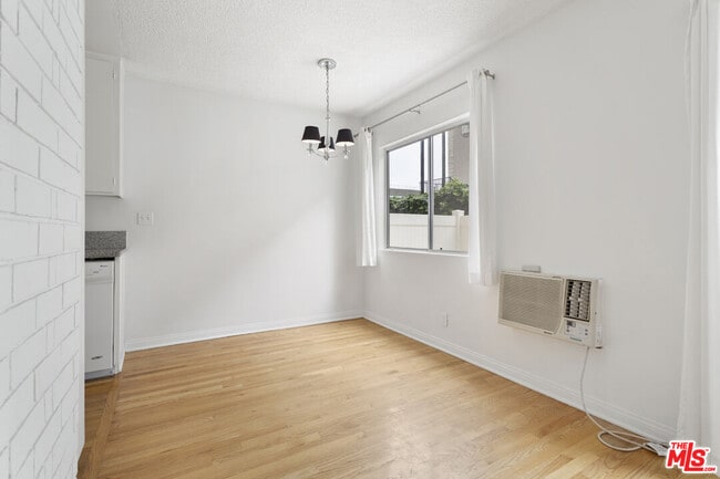 Building Photo - 11947 Kiowa Ave