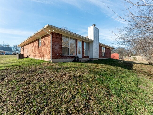 Building Photo - 134 Lynnie Penny St