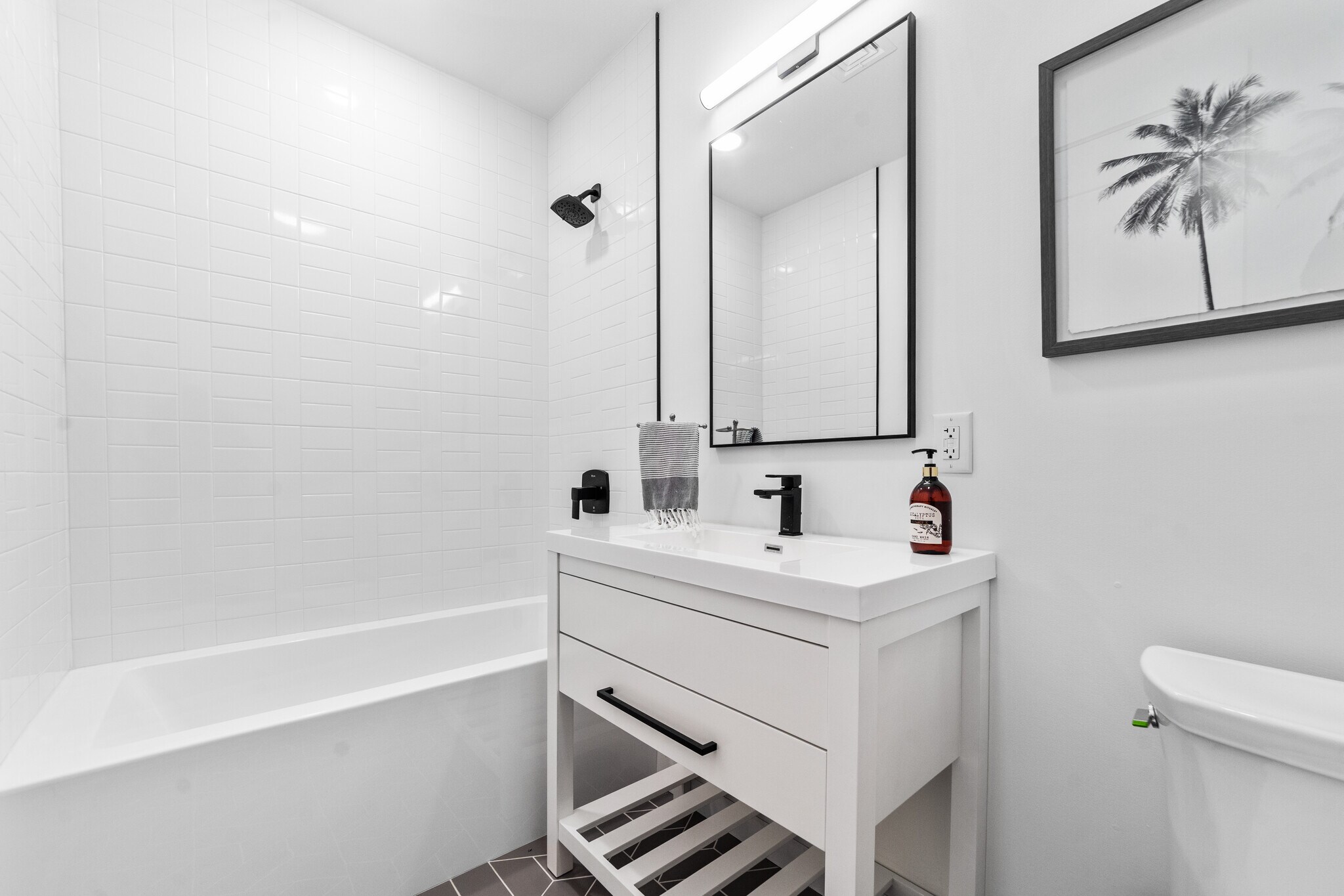 Building Photo - 208 Spencer Ave