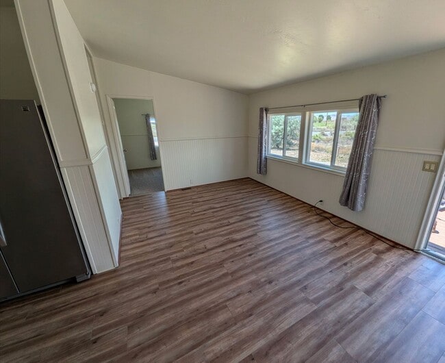 Building Photo - Fallon 3 Bedroom on Large Property