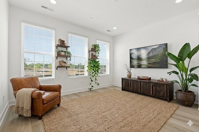 Building Photo - 320 Lynwood Station Blvd