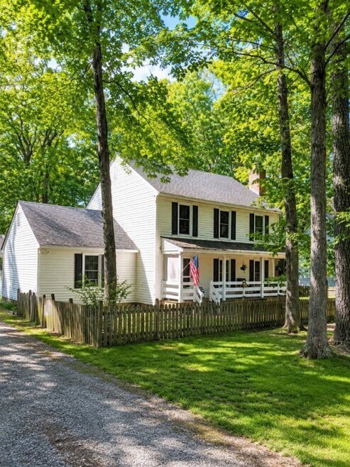 Building Photo - 4426 Thorncroft Dr