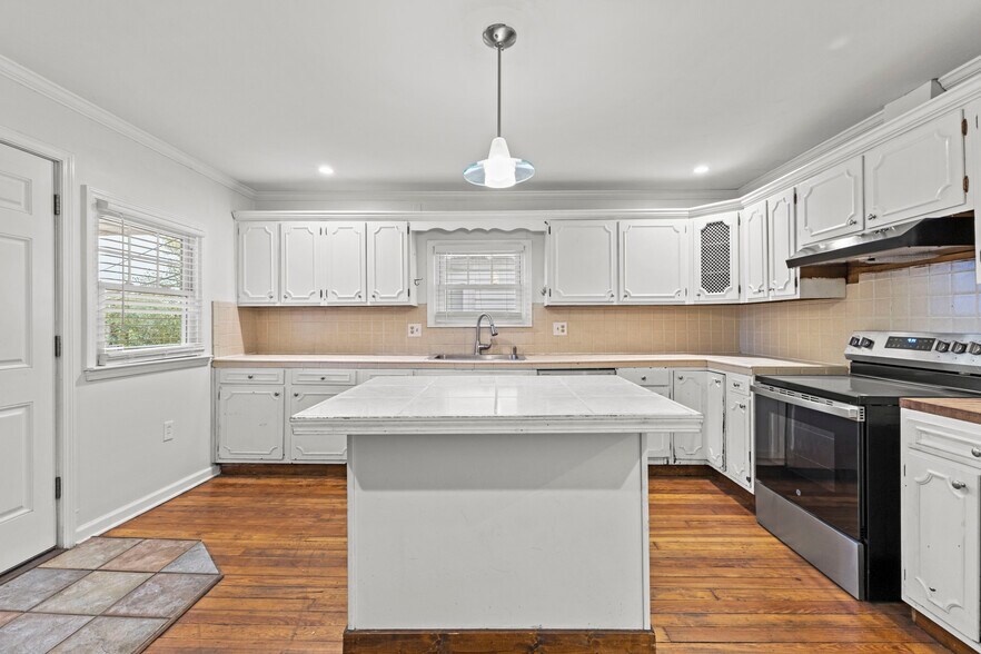 Building Photo - 315 Garfield Ave